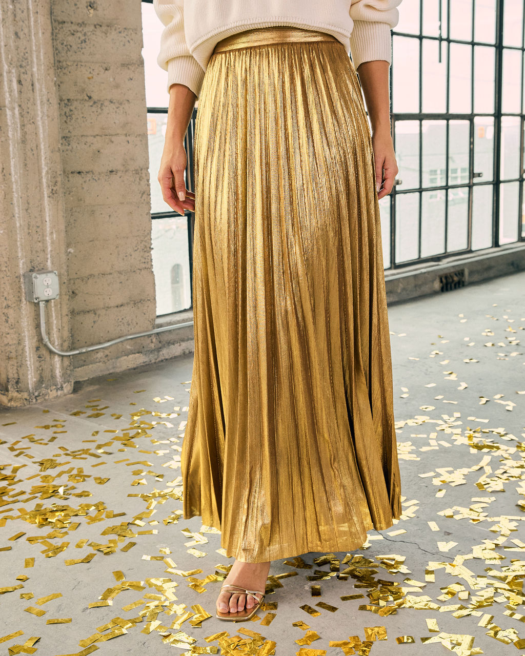 Maxeen Pleated Metallic Maxi Skirt - Image 2