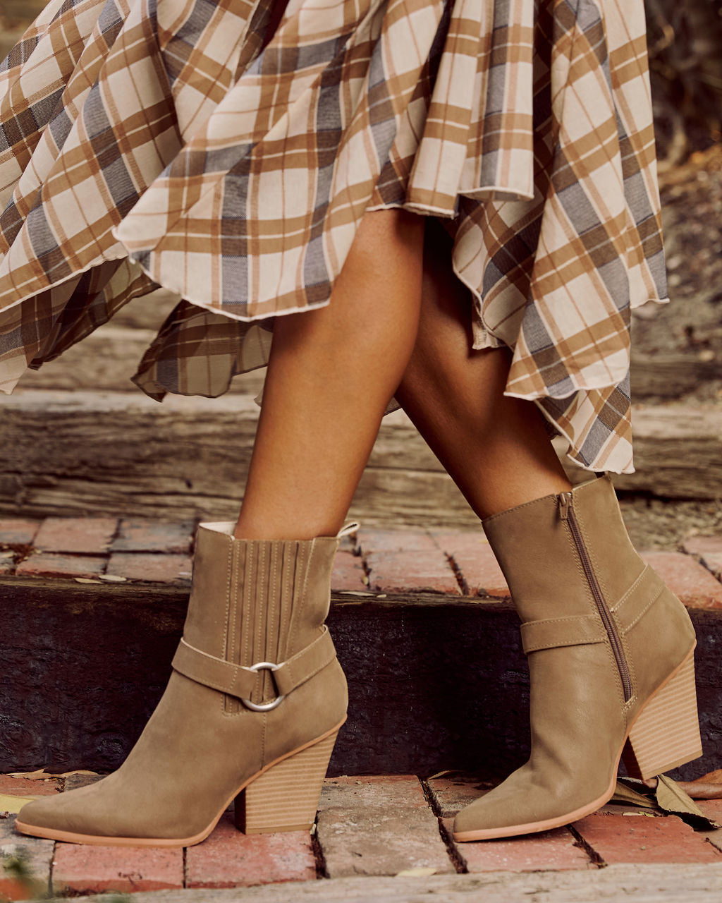 Neptune Western Ankle Boots - Image 4