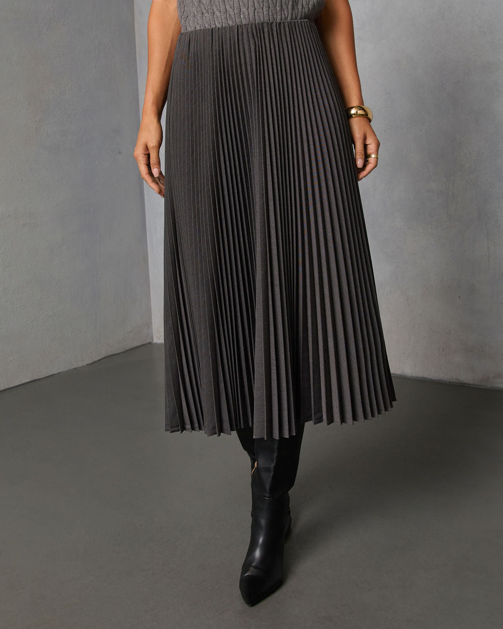 Vionette Pleated Midi Skirt - Image 2