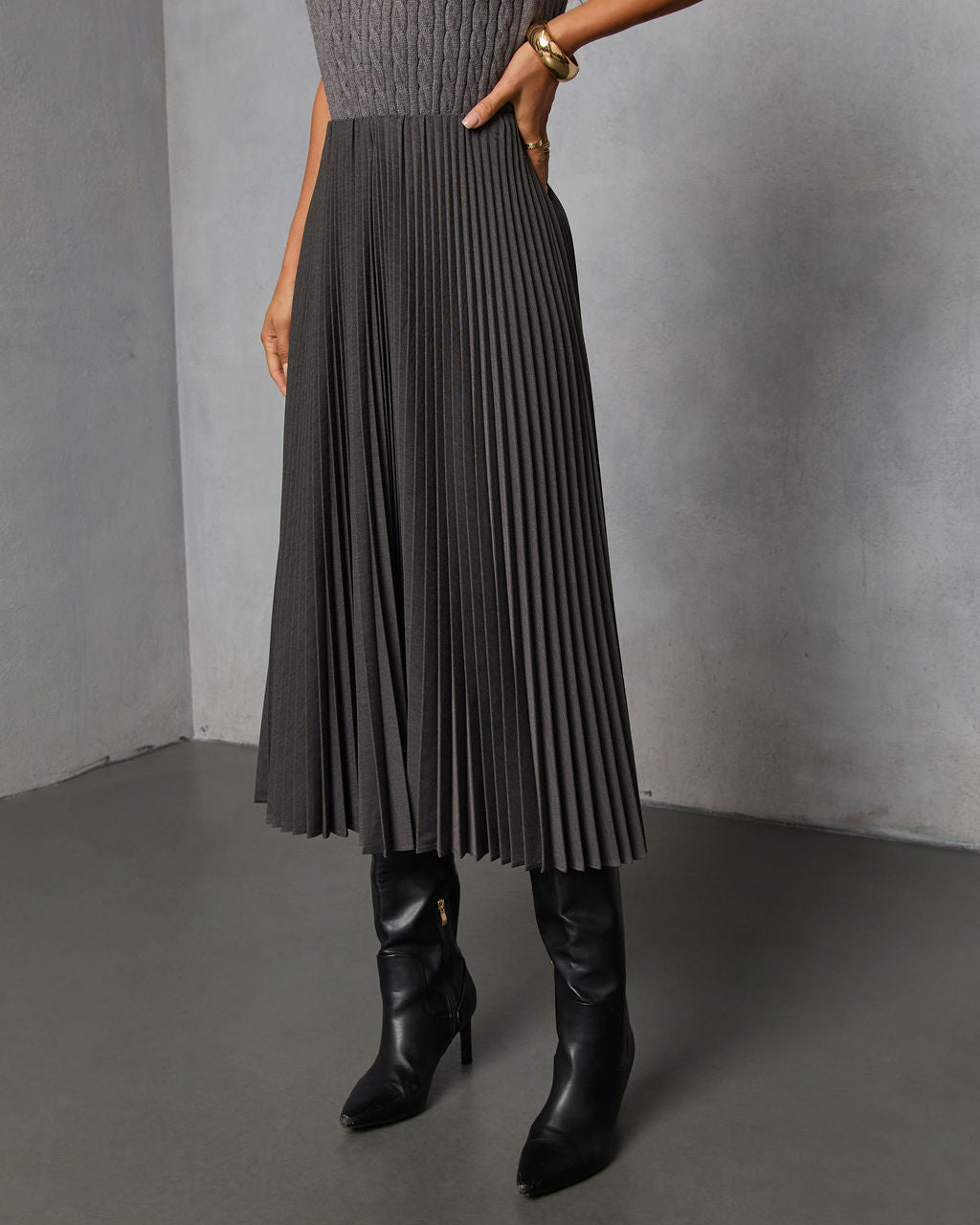 Vionette Pleated Midi Skirt - Image 3