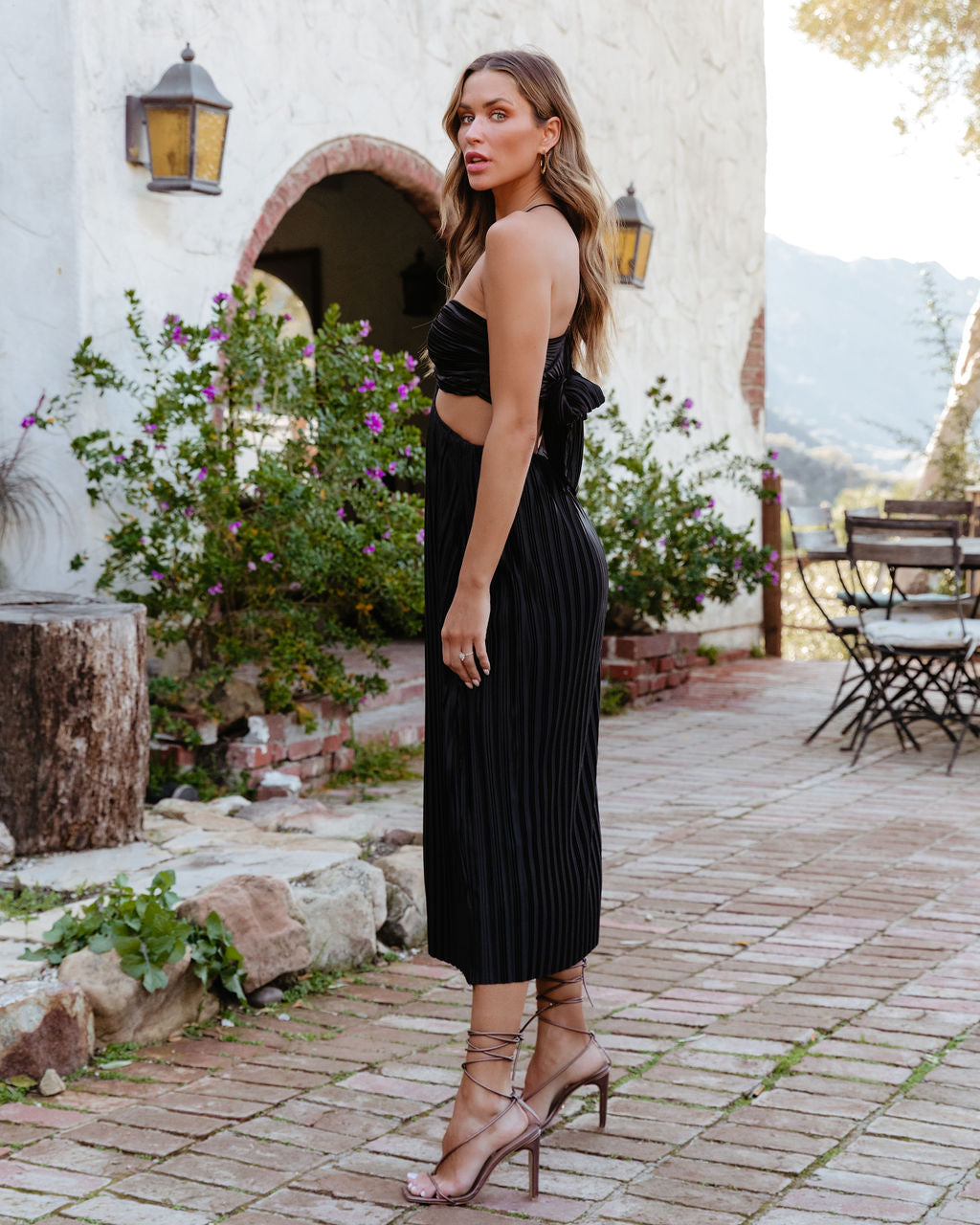 Hollywood Dreams Pleated Tie Back Midi Dress - Image 23